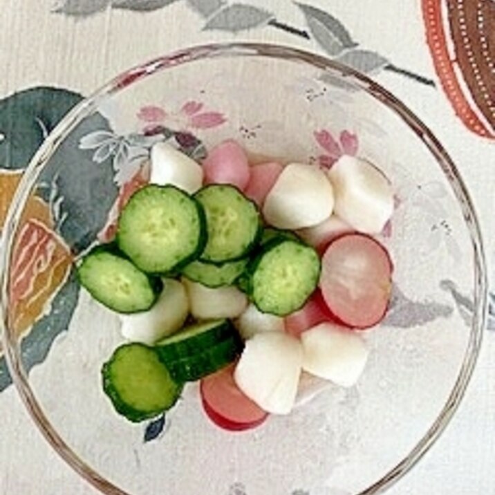 胡瓜、ラディッシュ、はんぺんあられ